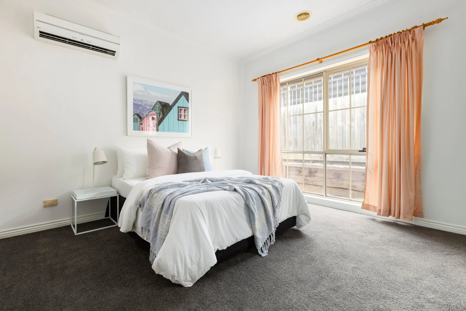 2A Hutchinson Drive, Kew, 3101