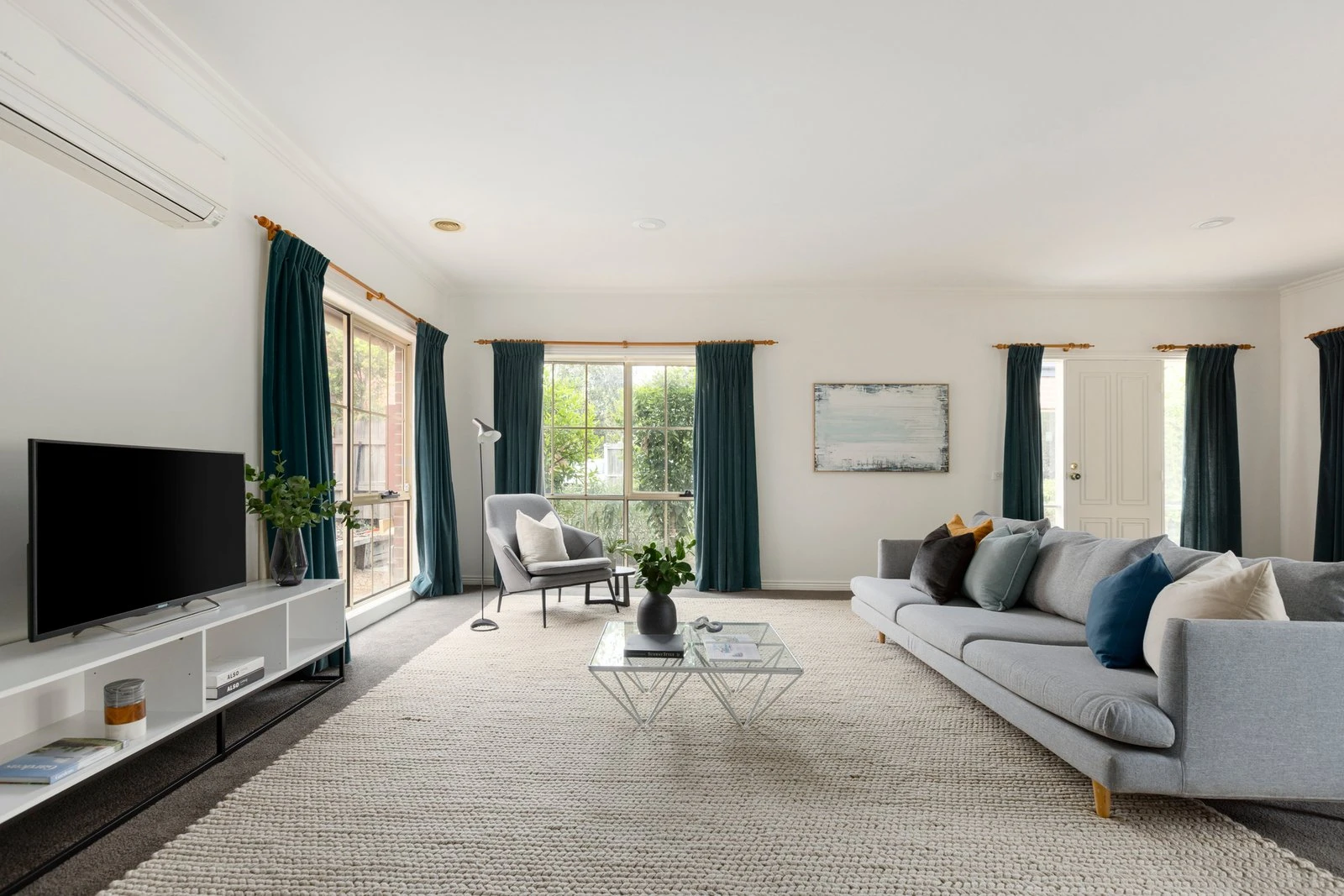 2A Hutchinson Drive, Kew, 3101