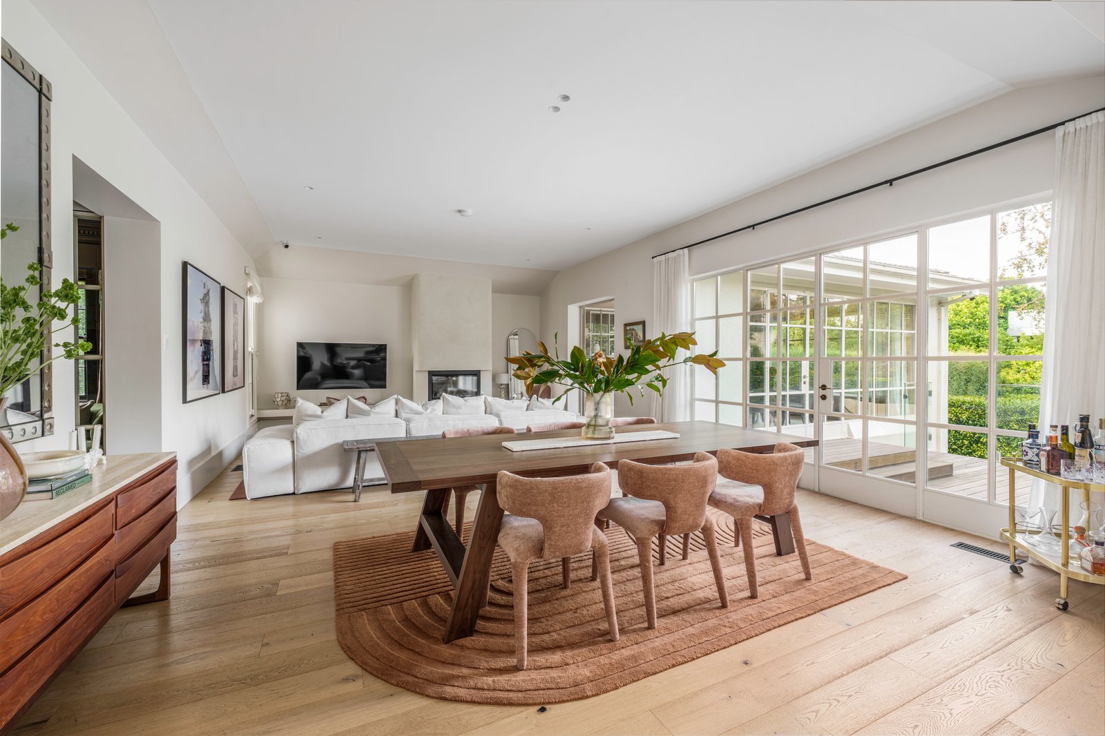 32 Linlithgow Road, Toorak, 3142