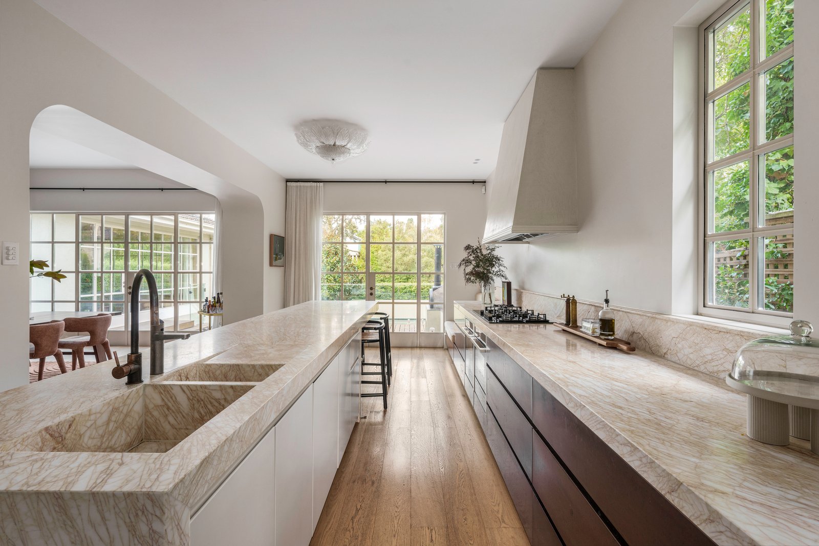 32 Linlithgow Road, Toorak, 3142