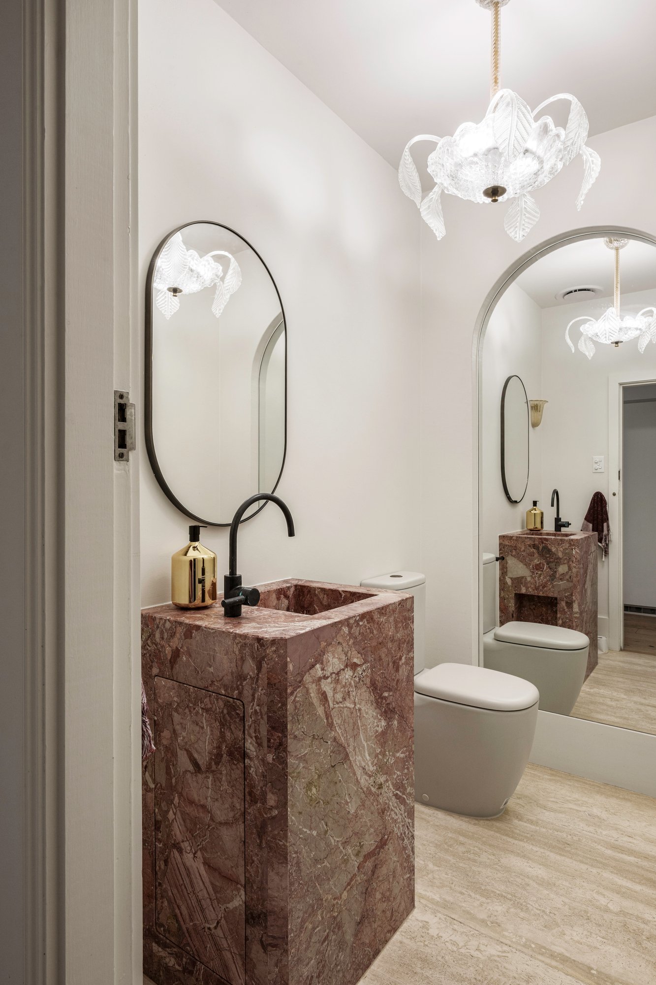 32 Linlithgow Road, Toorak, 3142