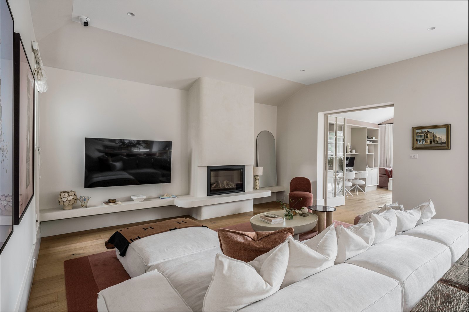 32 Linlithgow Road, Toorak, 3142