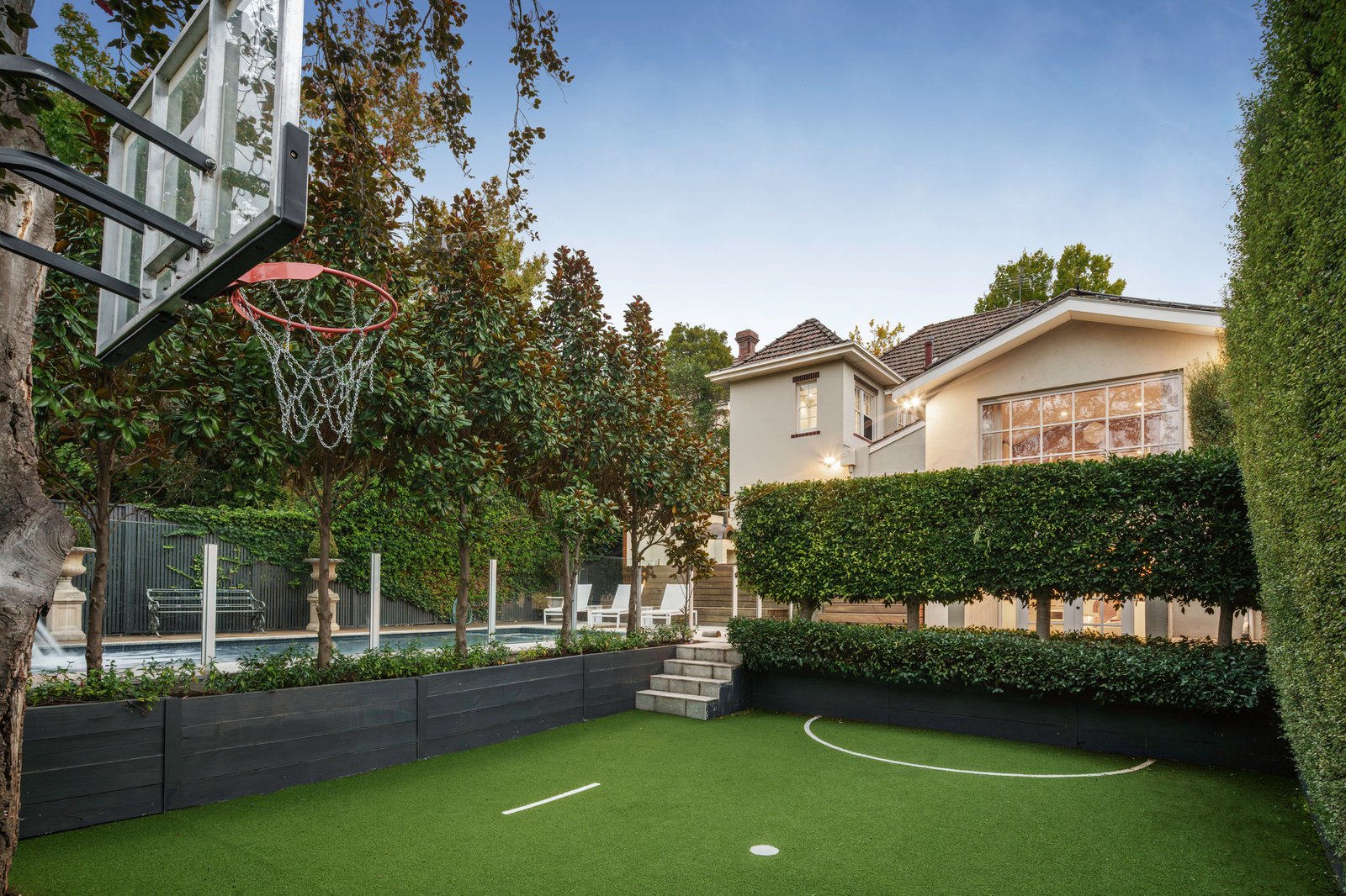32 Linlithgow Road, Toorak, 3142