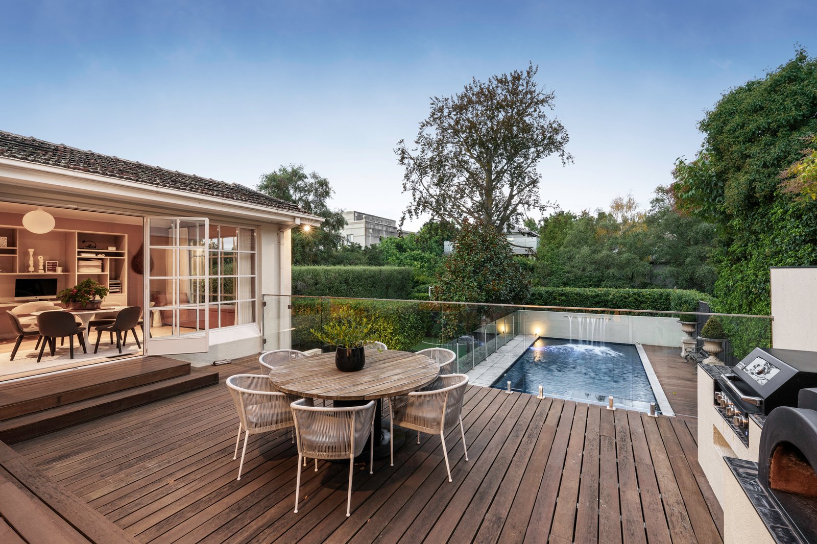 32 Linlithgow Road, Toorak, 3142