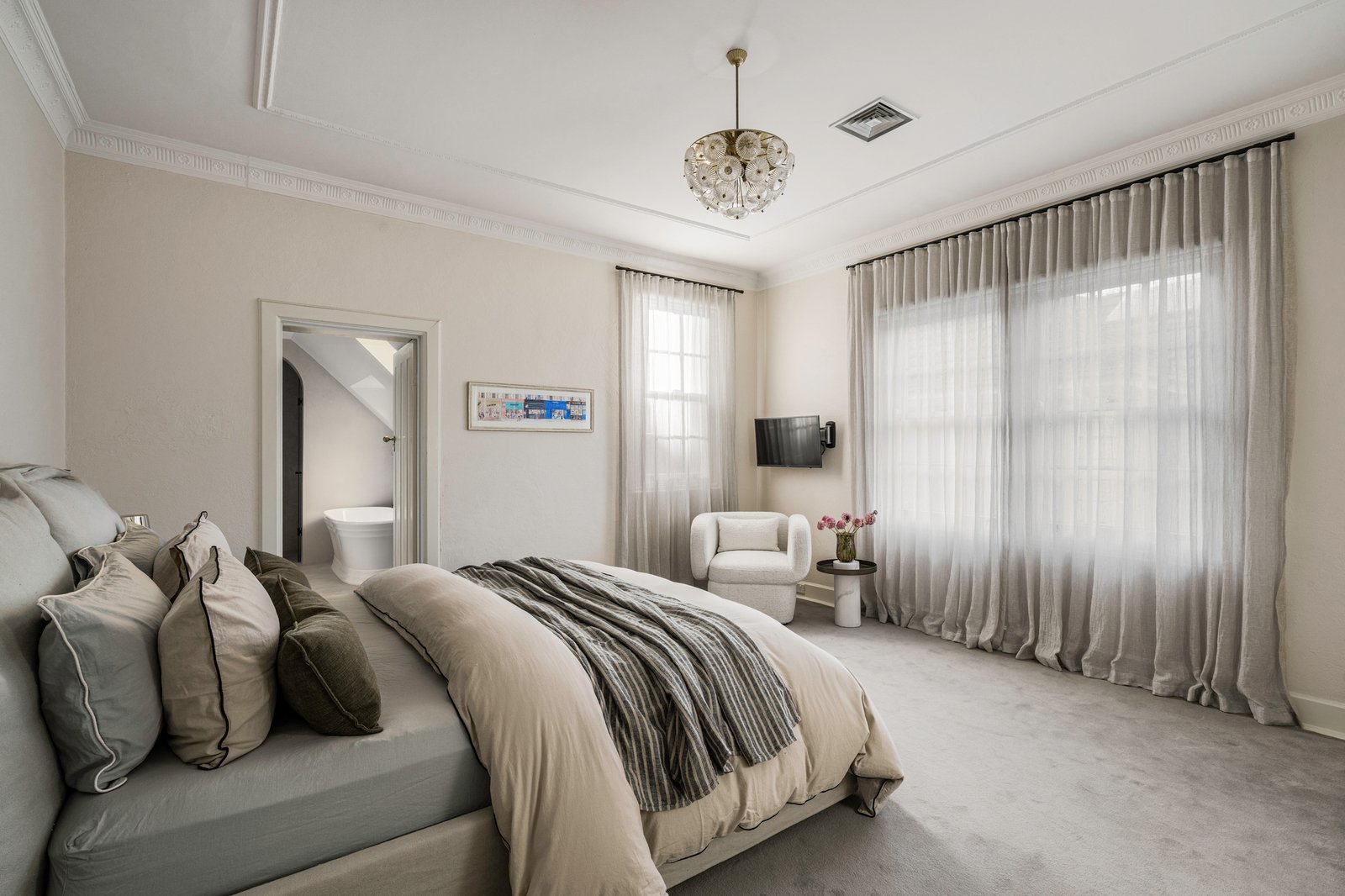 32 Linlithgow Road, Toorak, 3142