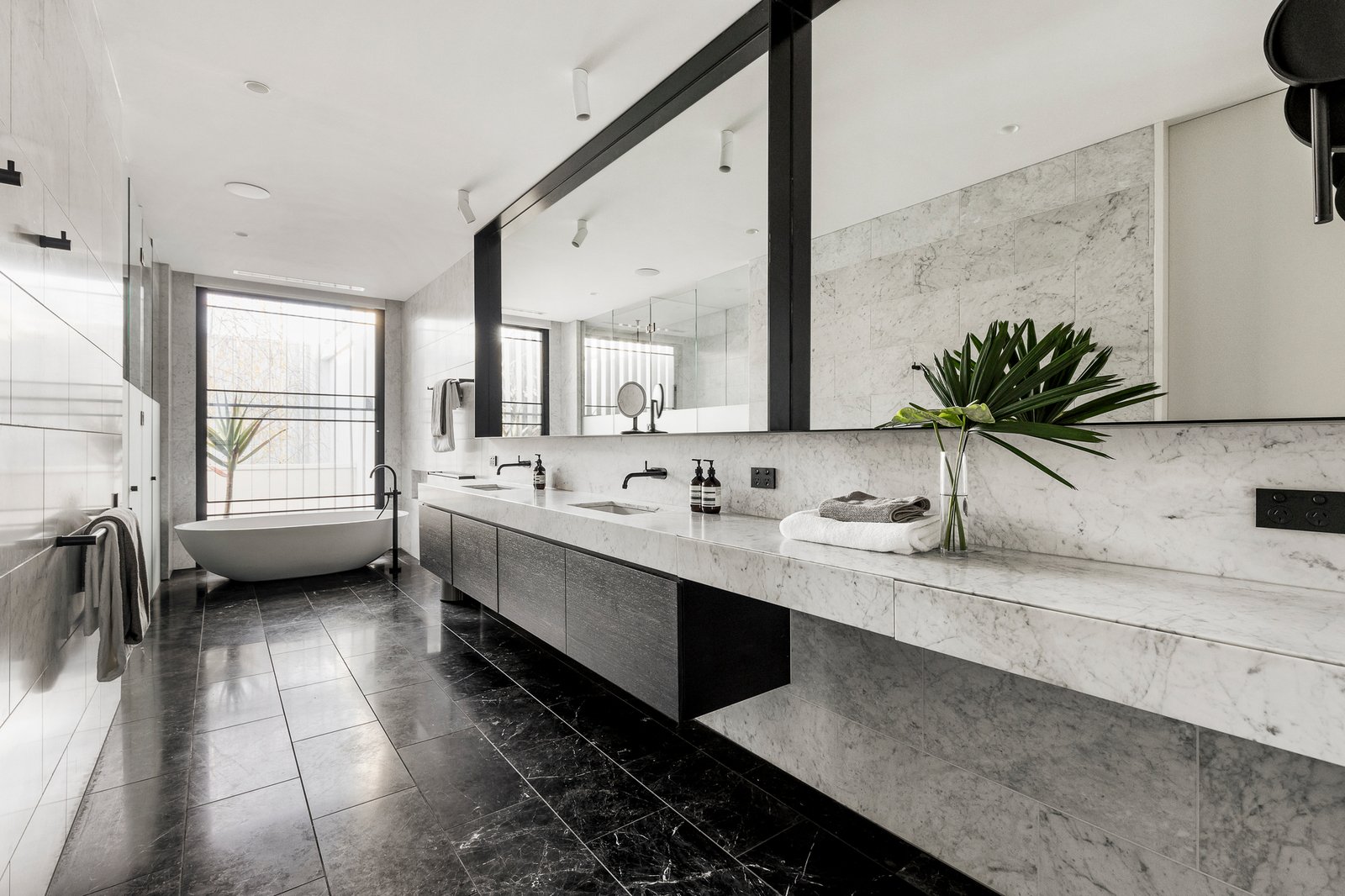 33 Renwick Street, Glen Iris, 3146