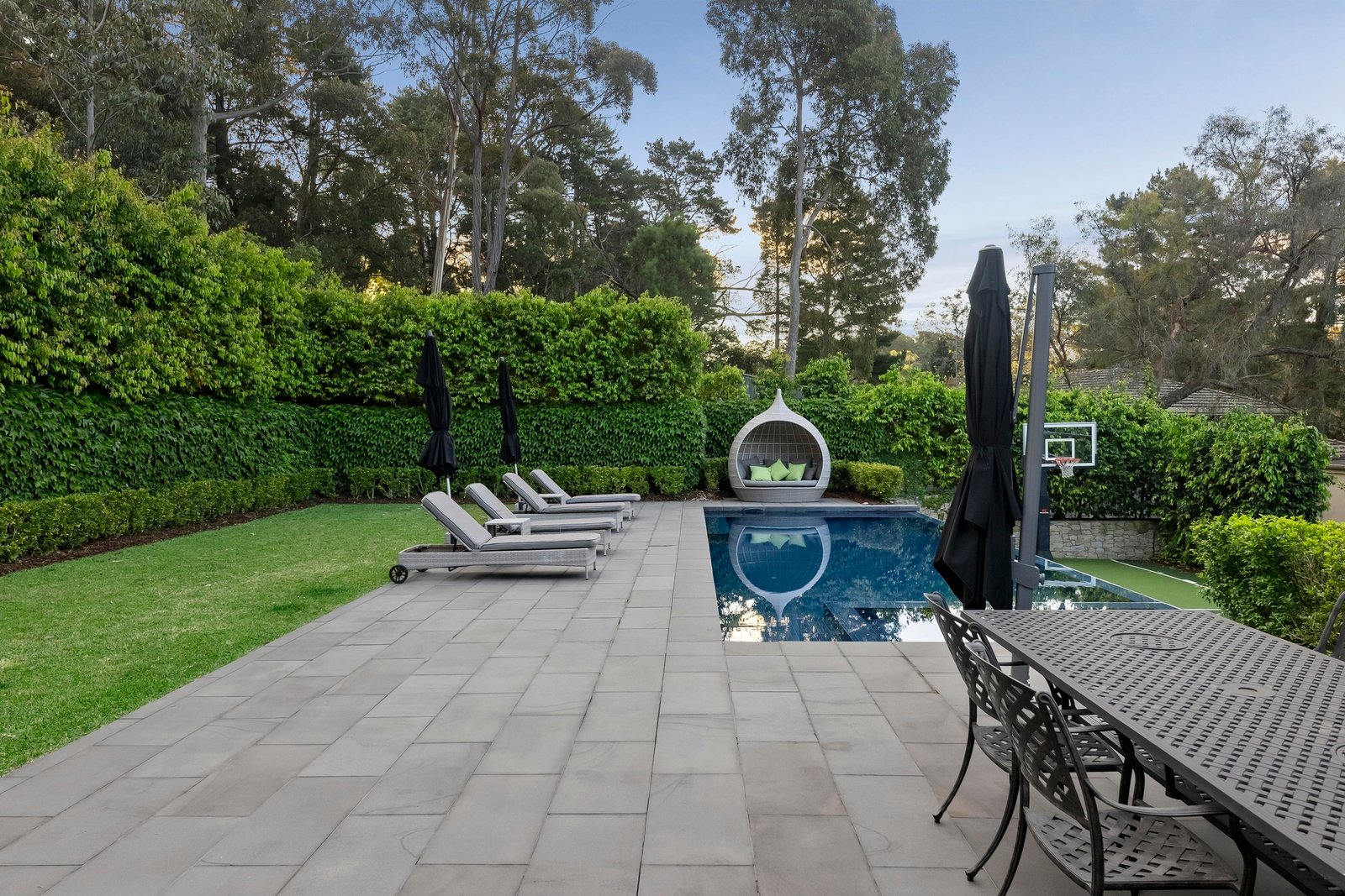 35-37 Ennismore Crescent, Park Orchards, 3114