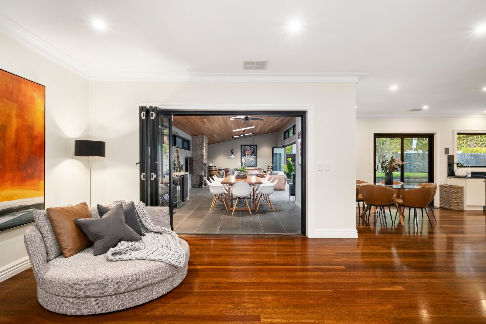 35-37 Ennismore Crescent, Park Orchards, 3114