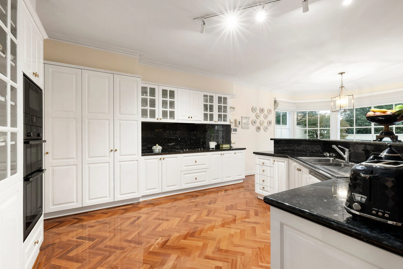35 Walbundry Avenue, Balwyn North, 3104