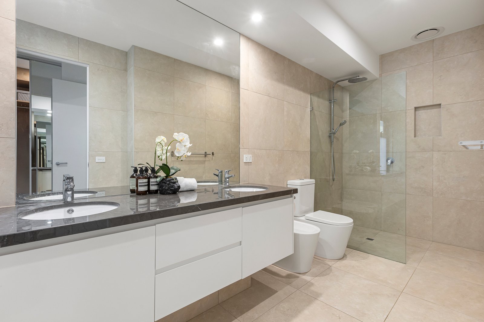 3B Carrington Grove, Brighton East, 3187