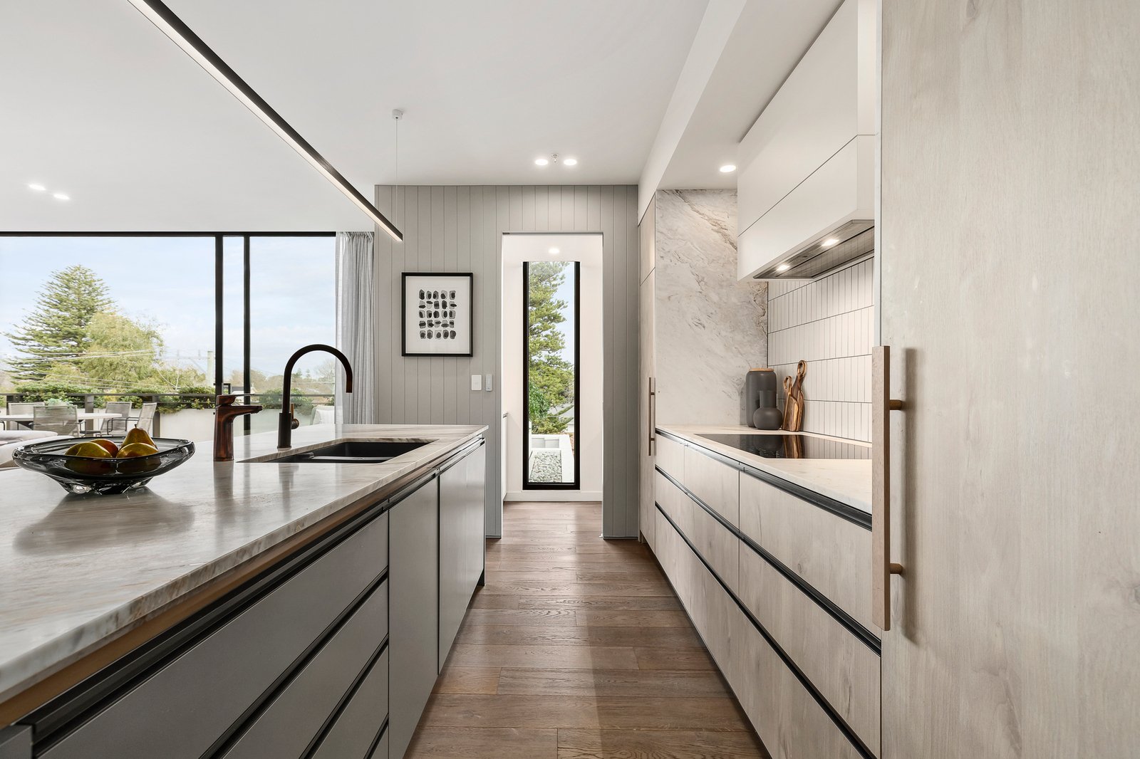 Penthouse 204/43 Crisp Street, Hampton, 3188