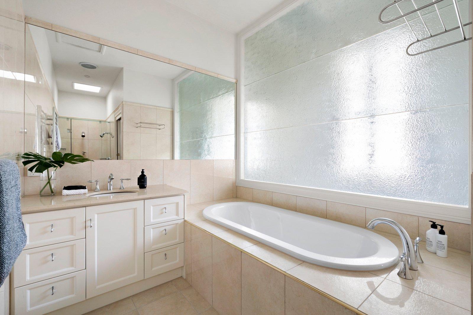 4 Canterbury Road, Albert Park, 3206