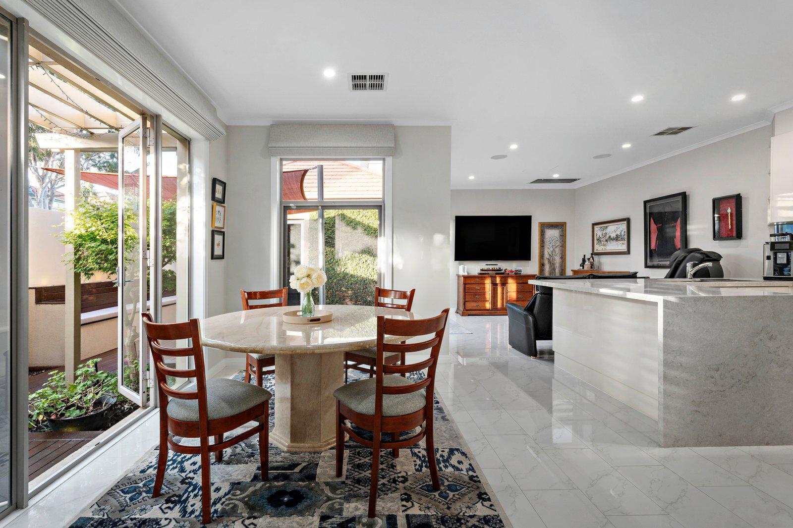 4 Hobsons Bay Parade, Port Melbourne, 3207