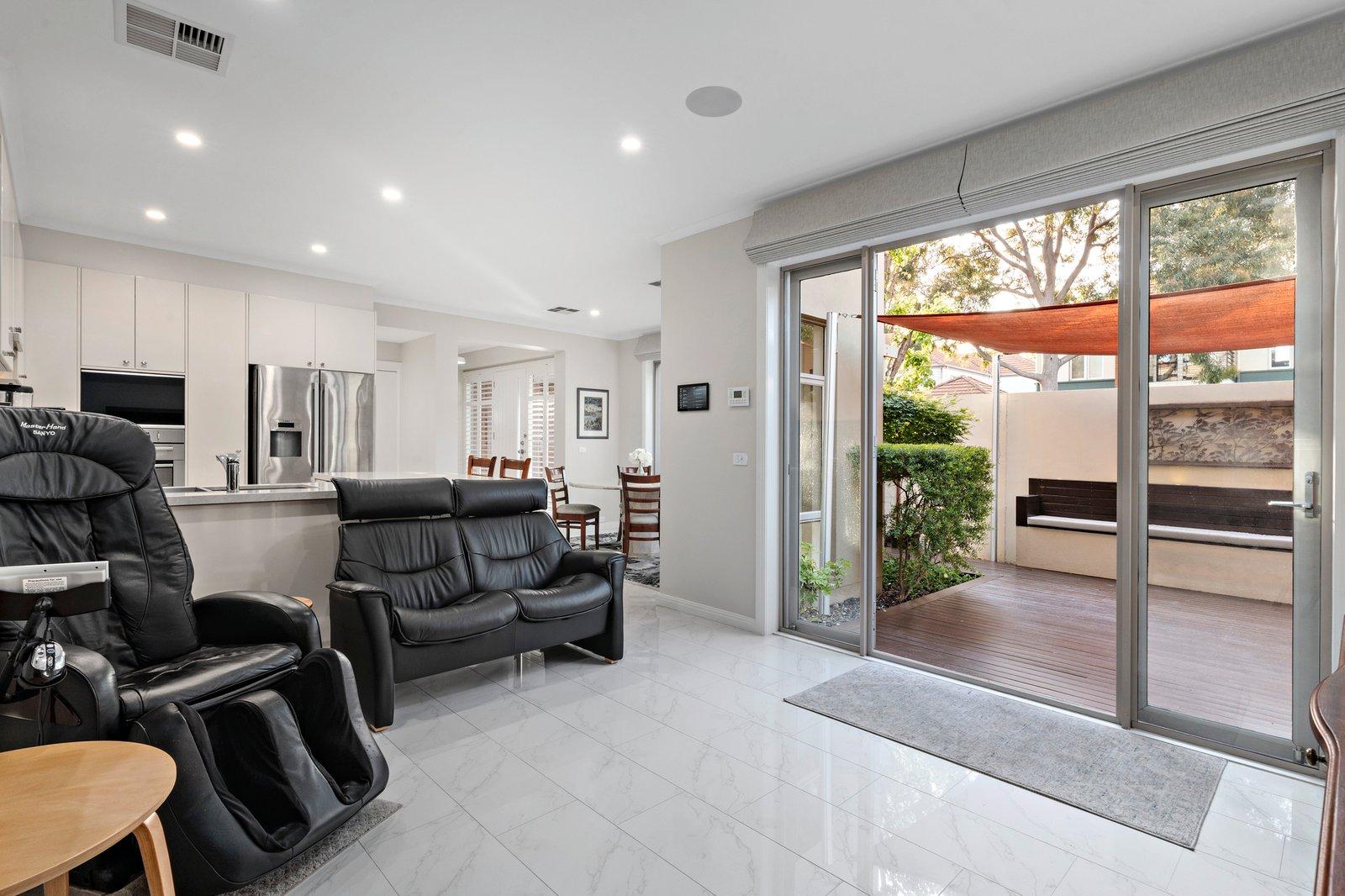 4 Hobsons Bay Parade, Port Melbourne, 3207