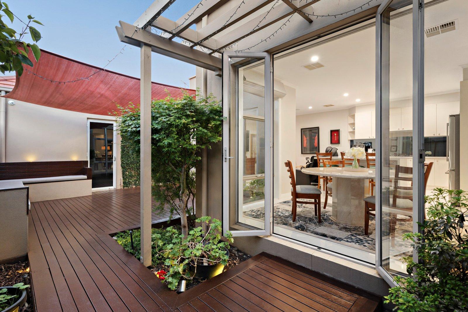 4 Hobsons Bay Parade, Port Melbourne, 3207