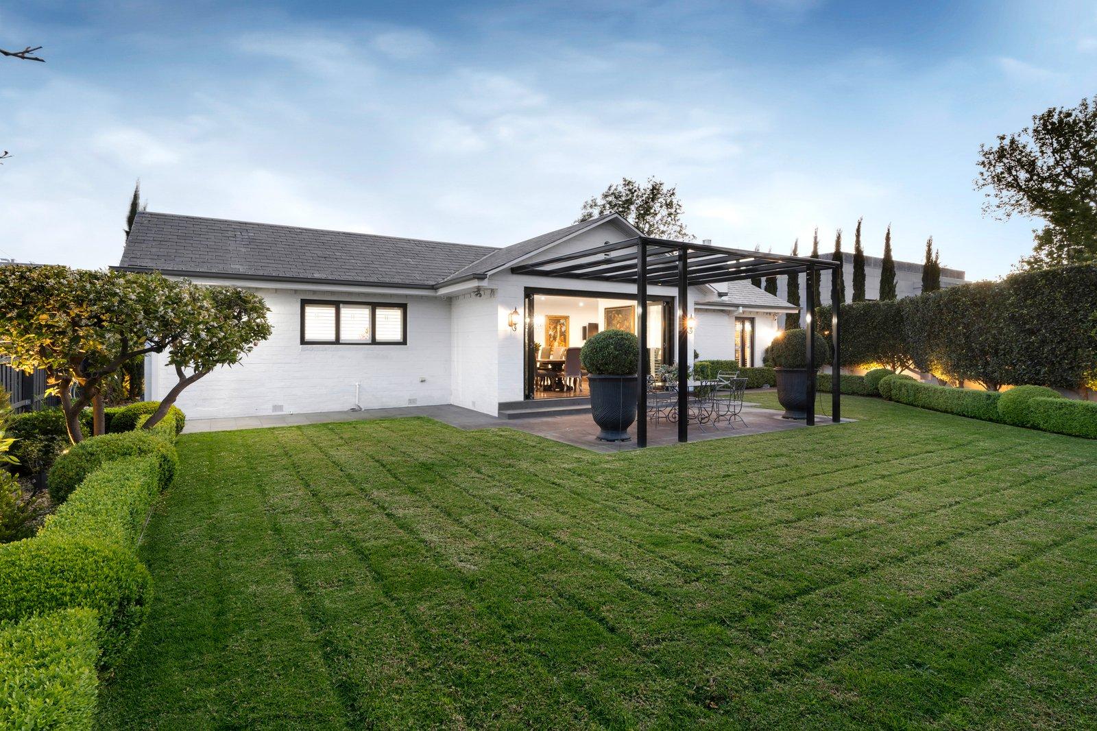 4 Teringa Place, Toorak, 3142