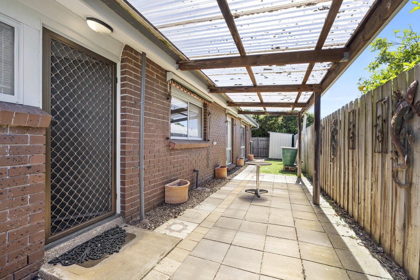 4/17-19 Van Ness Avenue, Mornington, 3931
