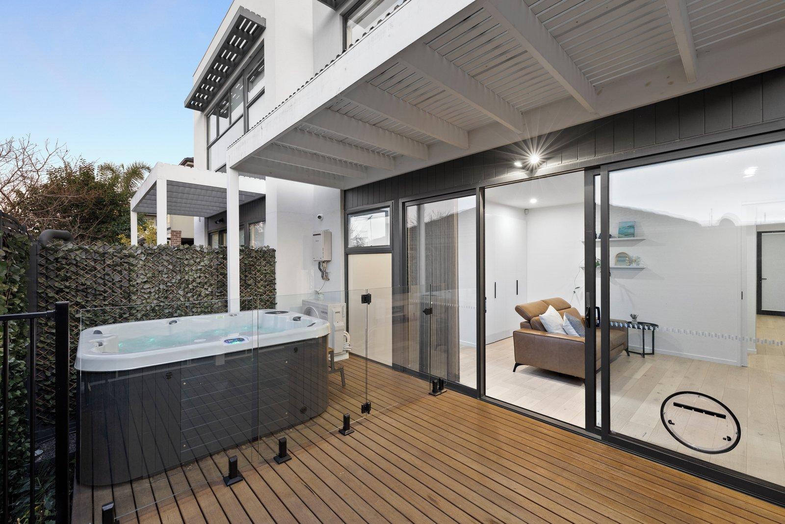 4/2 Wattle Grove, McKinnon, 3204