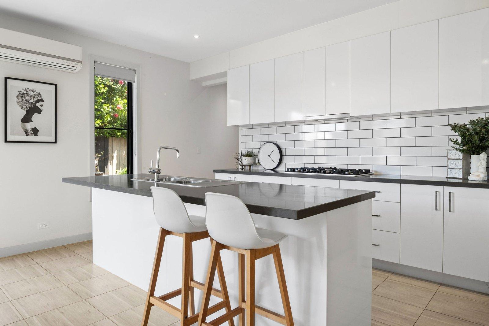 4/24 Van Ness Avenue, Mornington, 3931