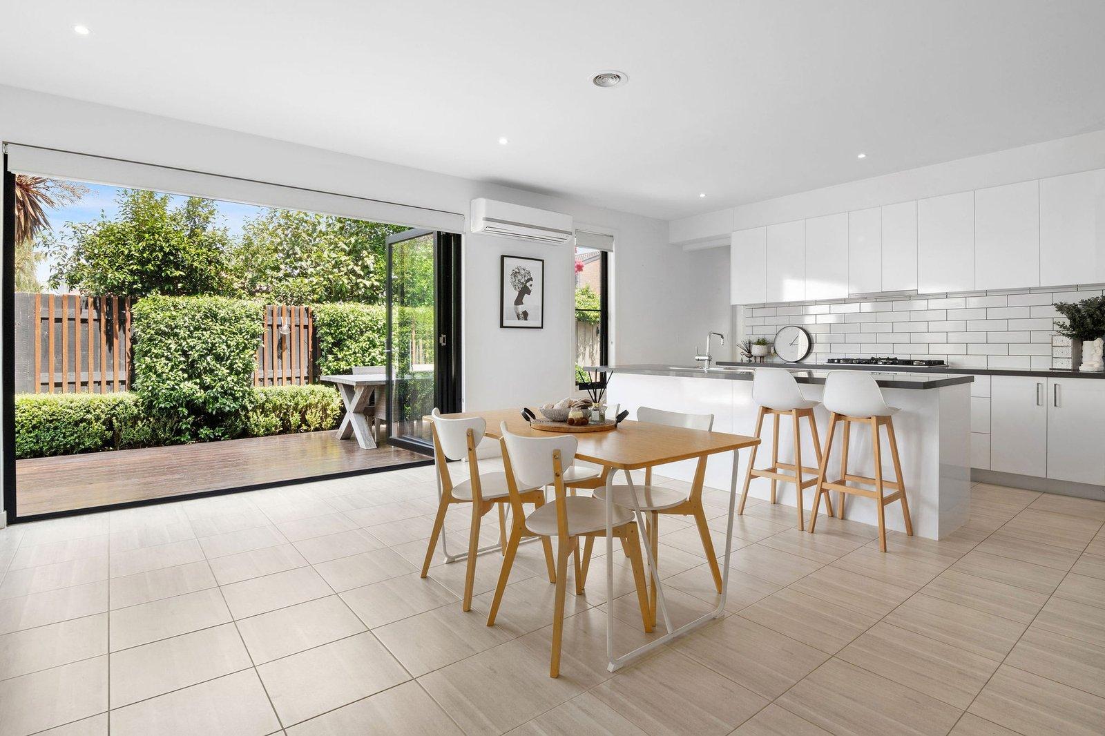 4/24 Van Ness Avenue, Mornington, 3931