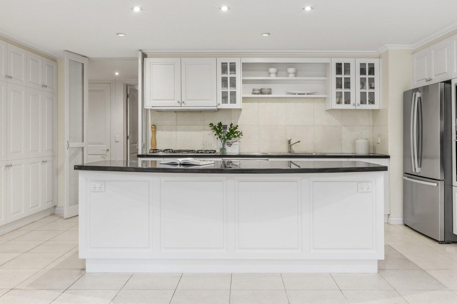 4/2a Struan Street, Toorak, 3142