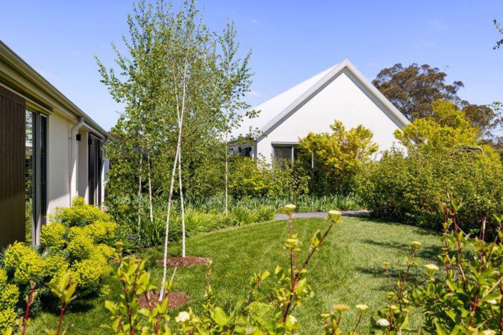 44 Manorina Way, Macedon, 3440