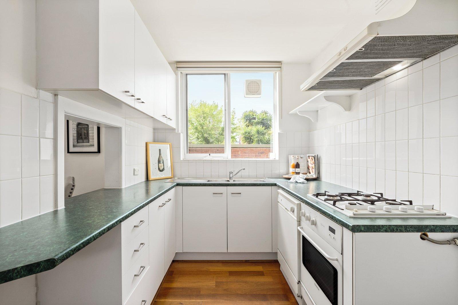 4/76 Mathoura Road, Toorak, 3142