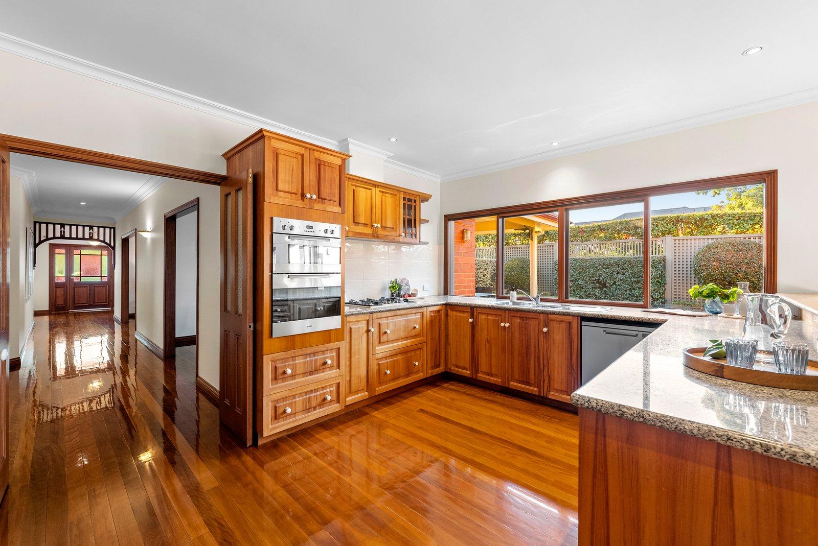 49 Kennealy Street, Surrey Hills, 3127