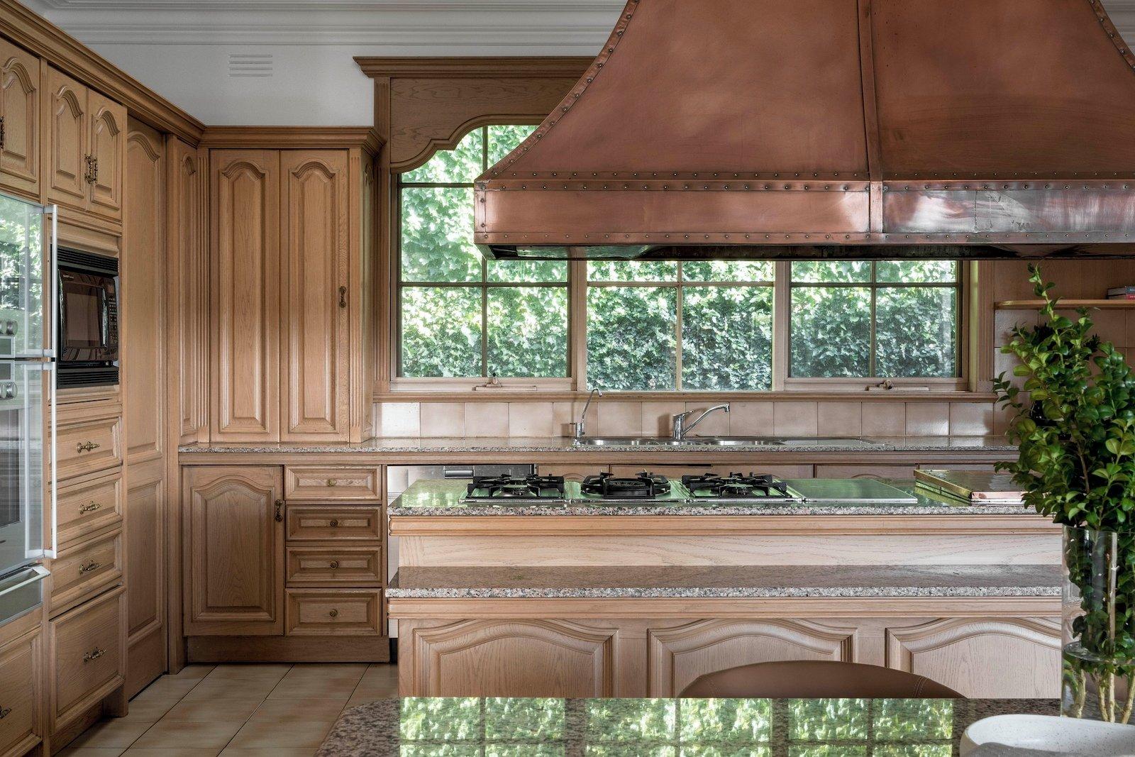 5 Grosvenor Court, Toorak, 3142