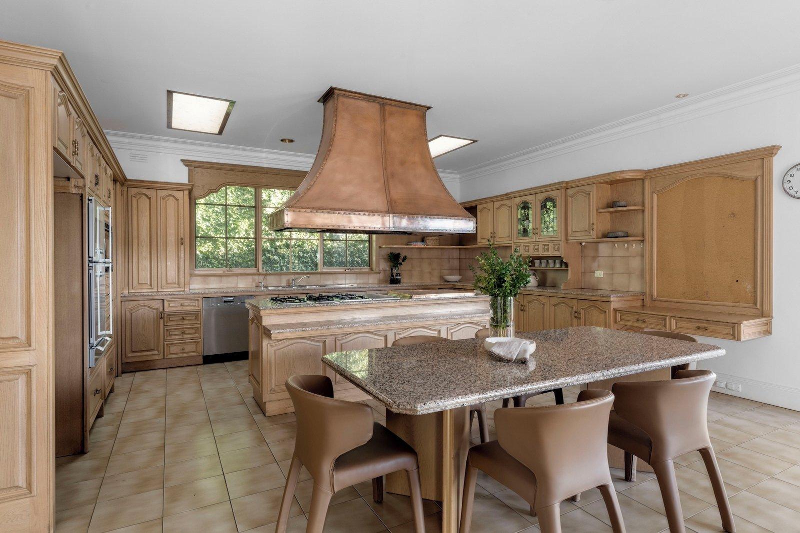 5 Grosvenor Court, Toorak, 3142