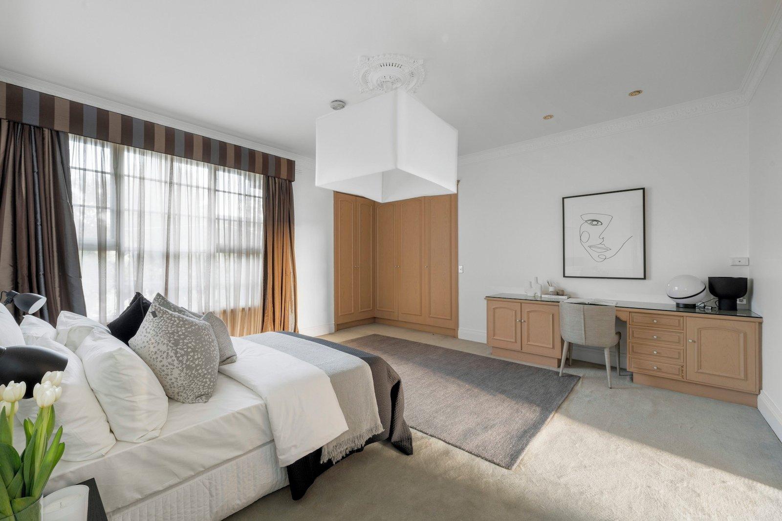 5 Grosvenor Court, Toorak, 3142