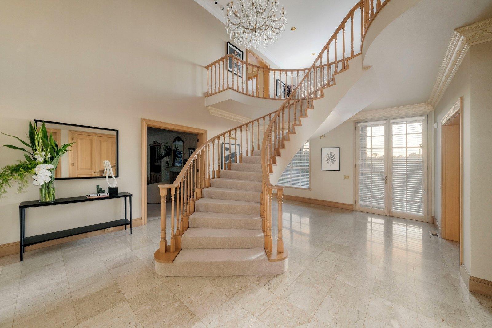 5 Grosvenor Court, Toorak, 3142