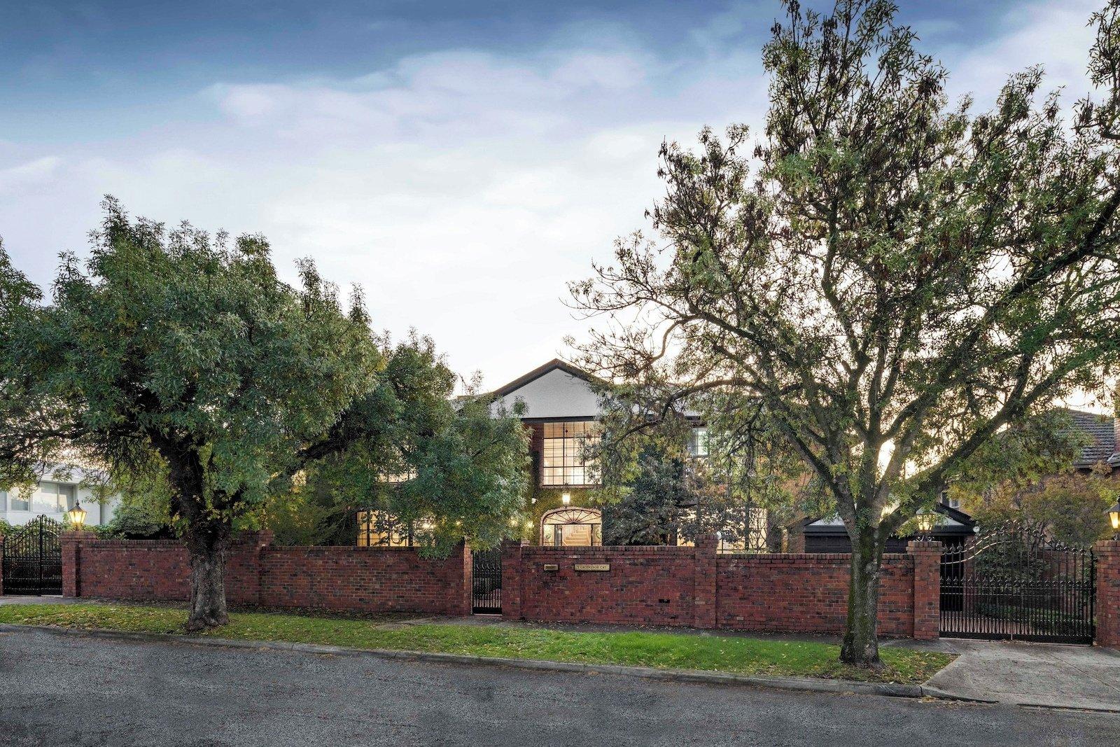 5 Grosvenor Court, Toorak, 3142