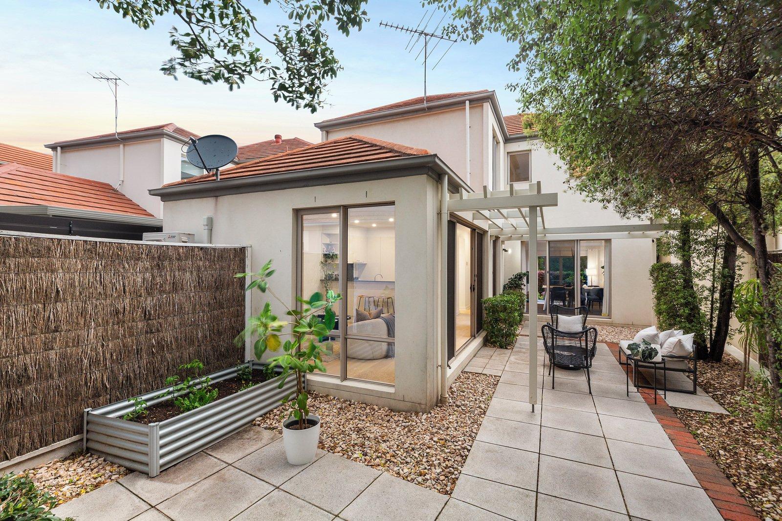 5 Strathaird Mews, Port Melbourne, 3207