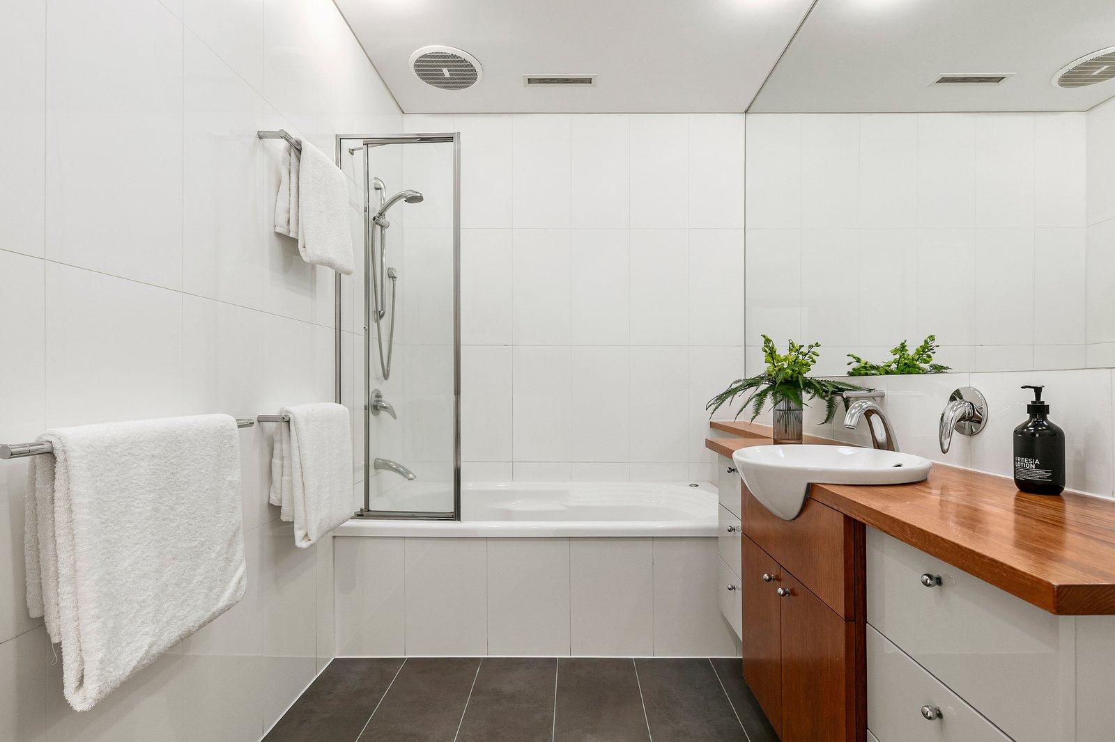 5 Tivoli Place, South Yarra, 3141