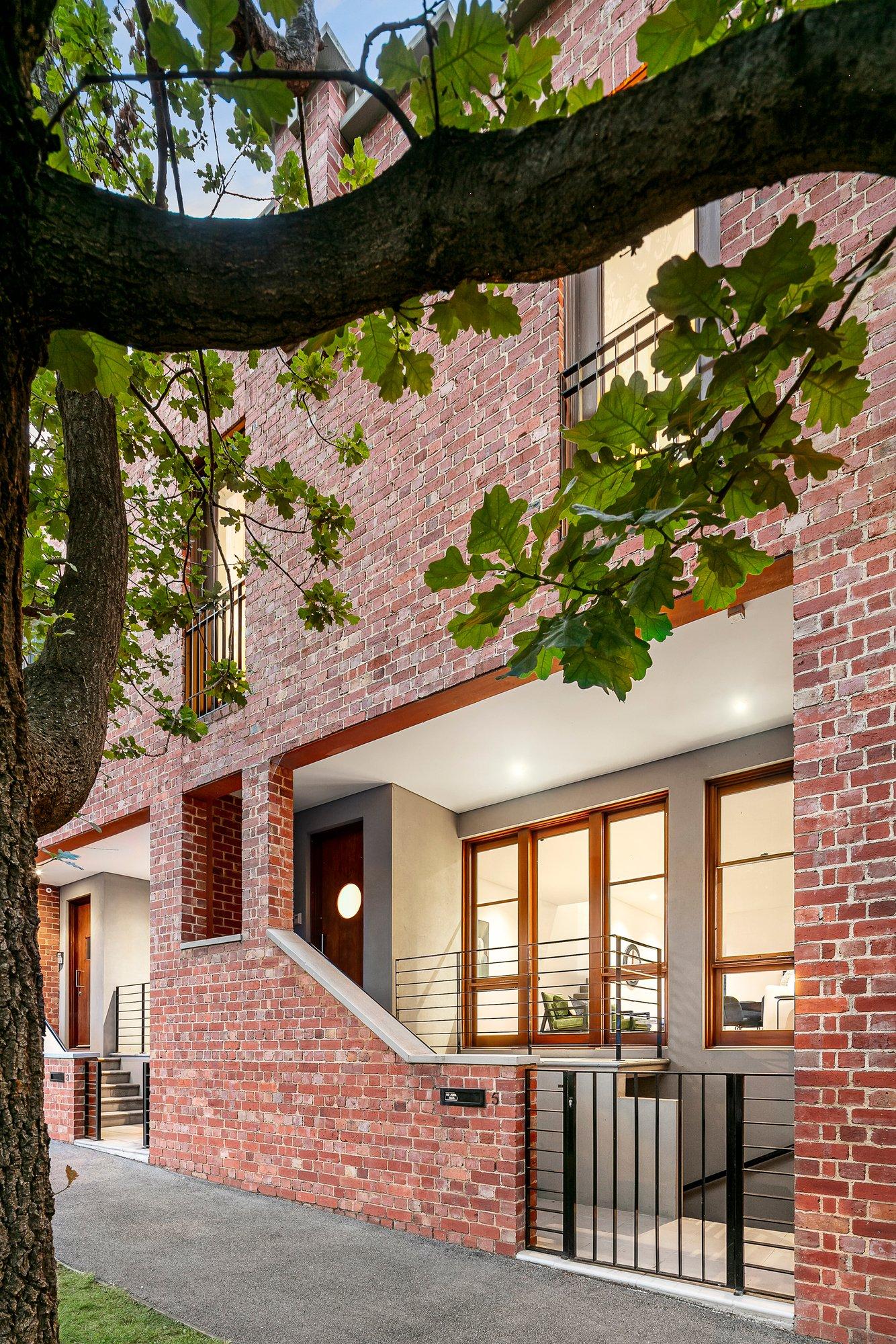 5 Tivoli Place, South Yarra, 3141