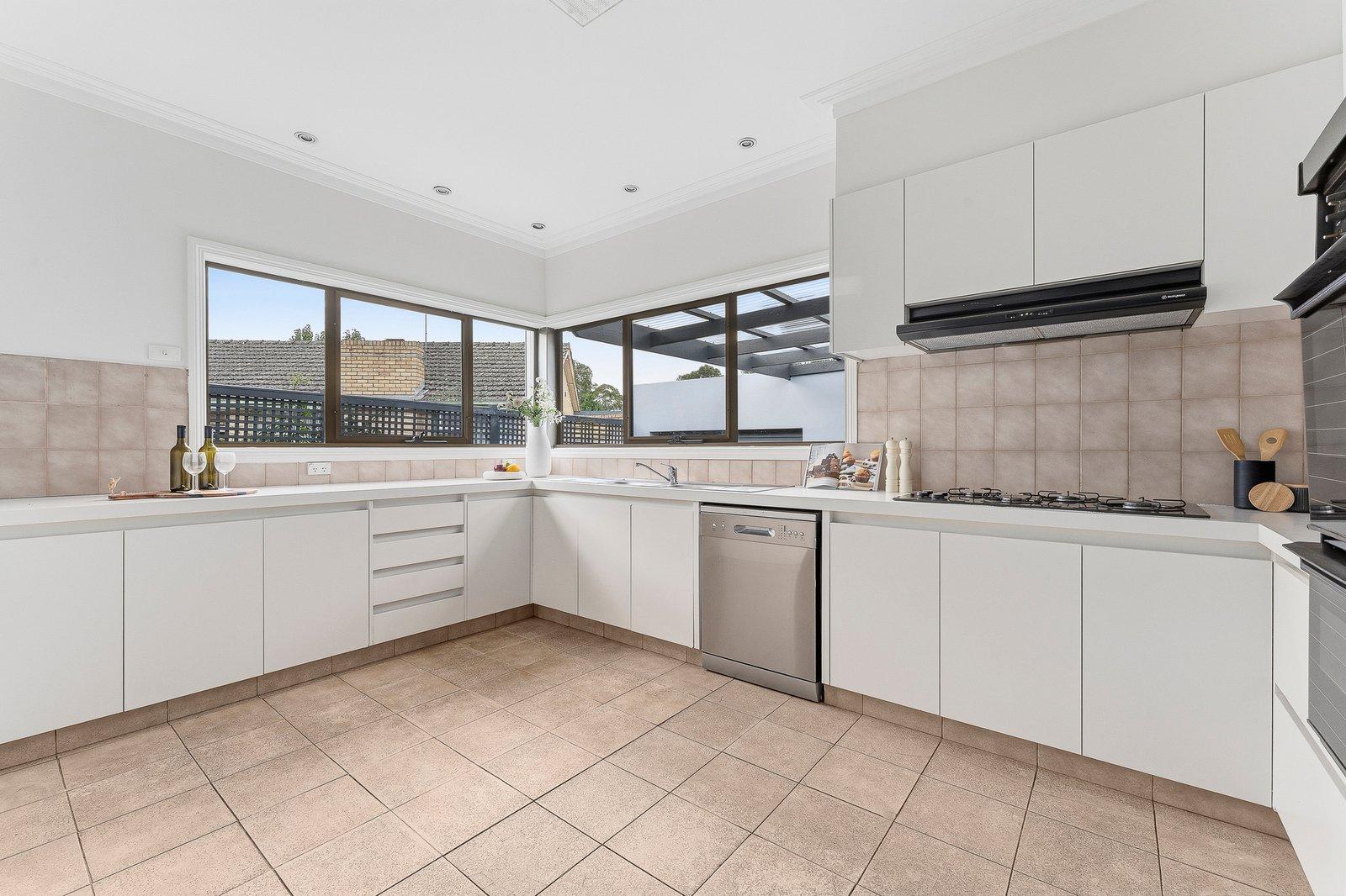 51 Flowerdale Road, Glen Iris, 3146