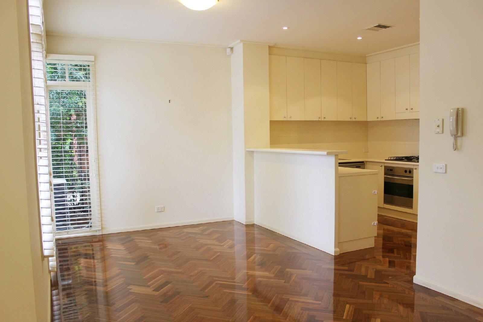 52 Esplanade West, Port Melbourne, 3207