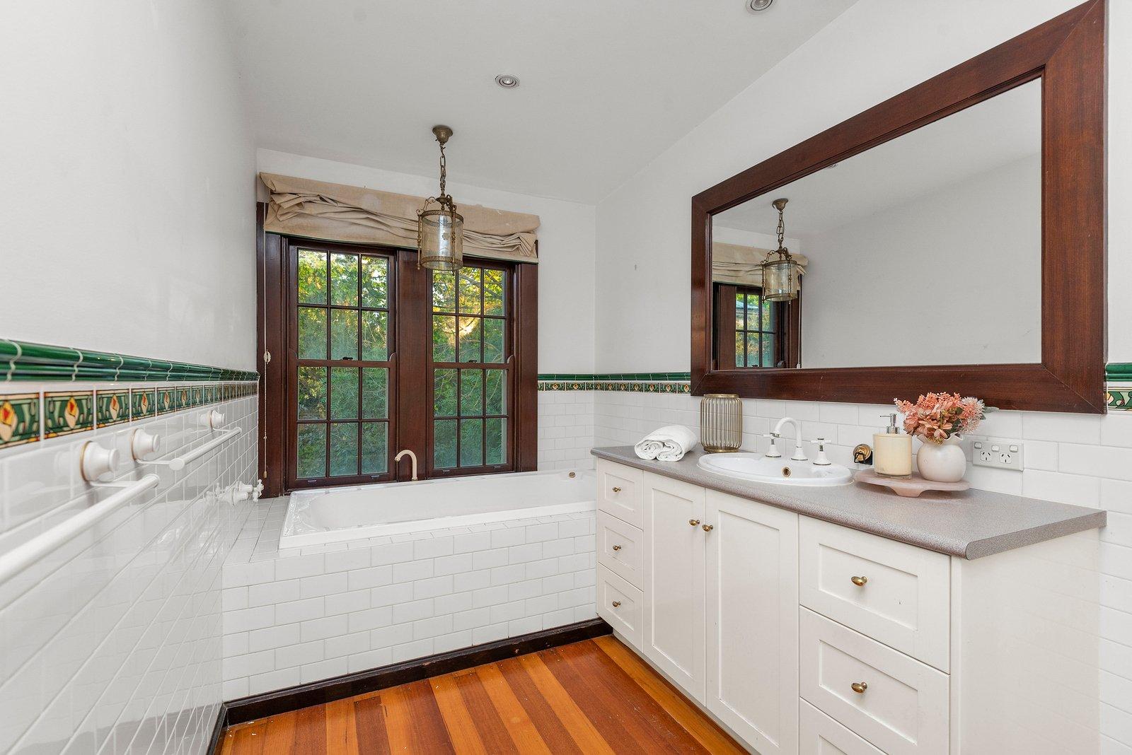 52 Normanby Road, Kew, Vic