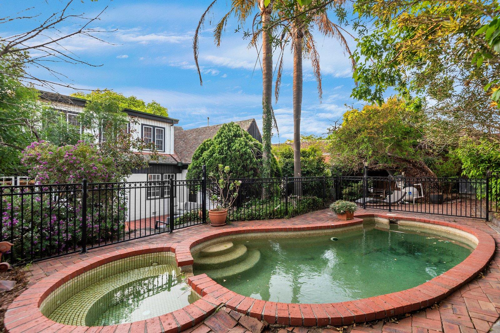 52 Normanby Road, Kew, Vic