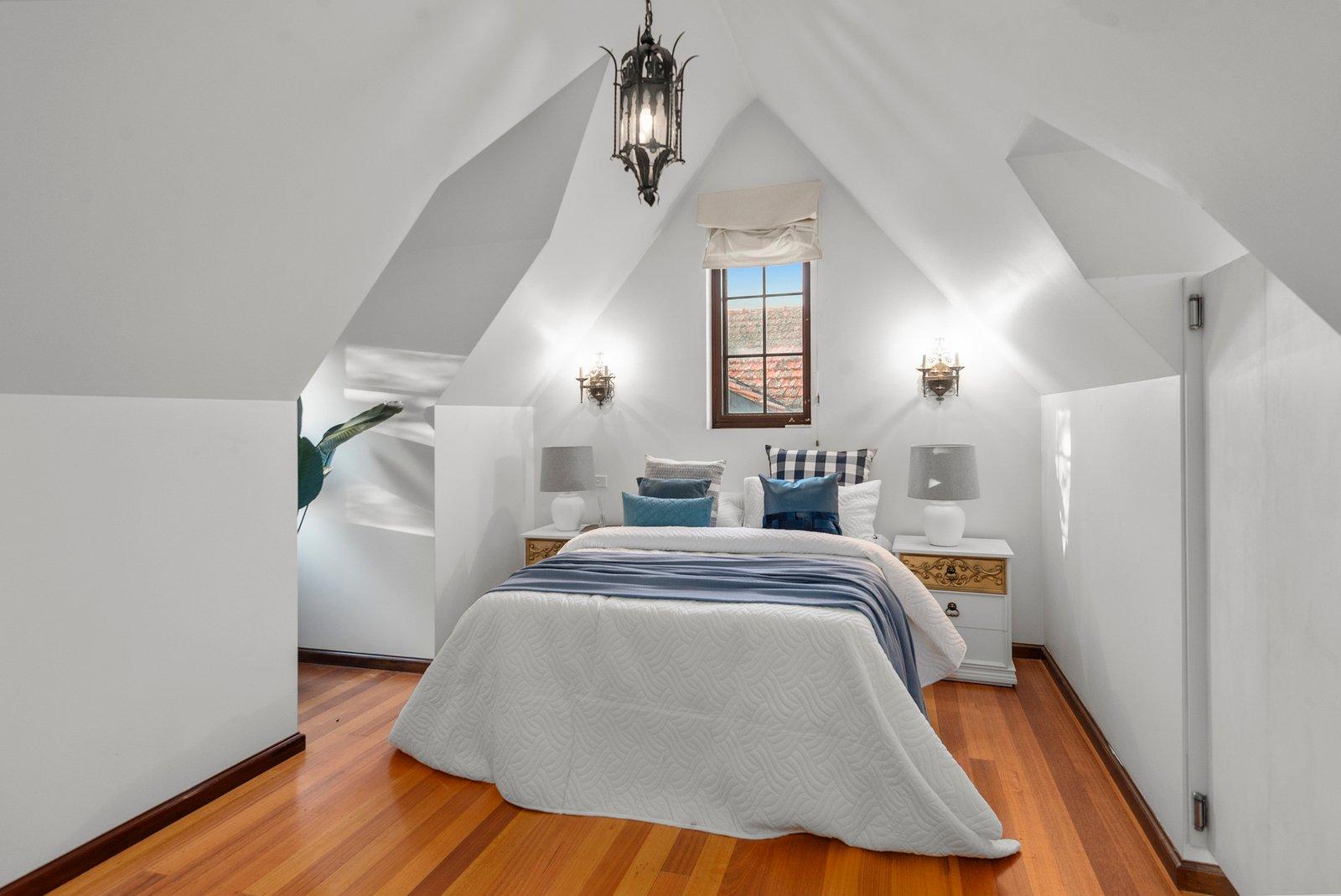 52 Normanby Road, Kew, Vic