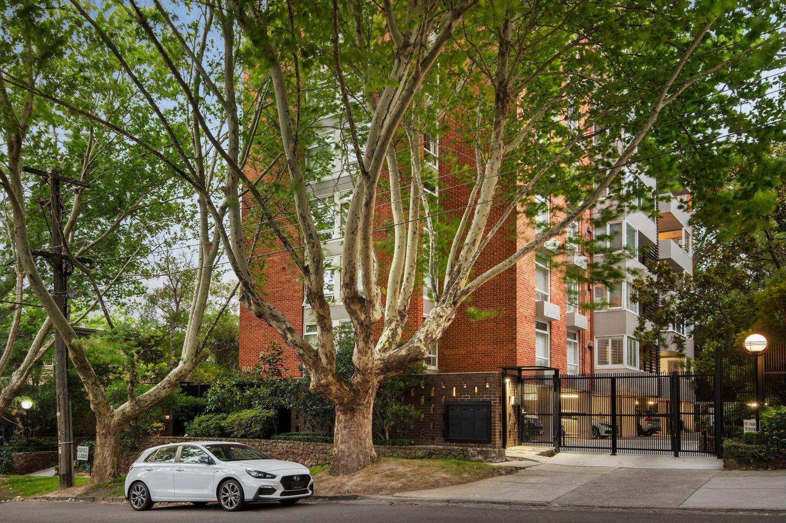 5.2/9 Struan Street, Toorak, 3142
