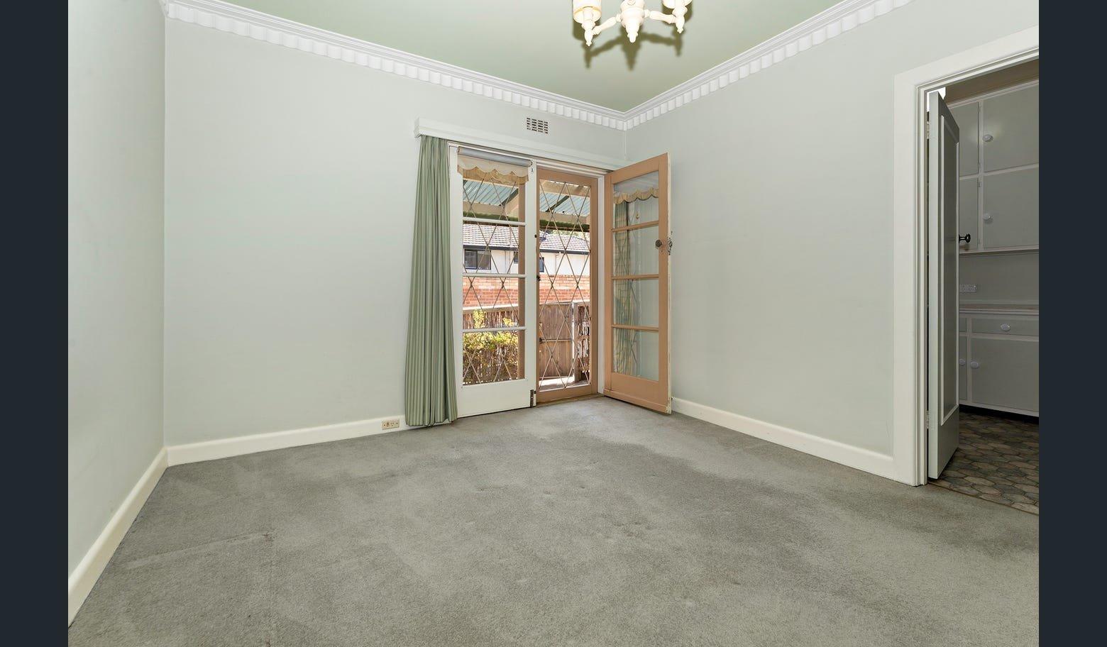 5/3 Stonehaven Court, Toorak, Vic