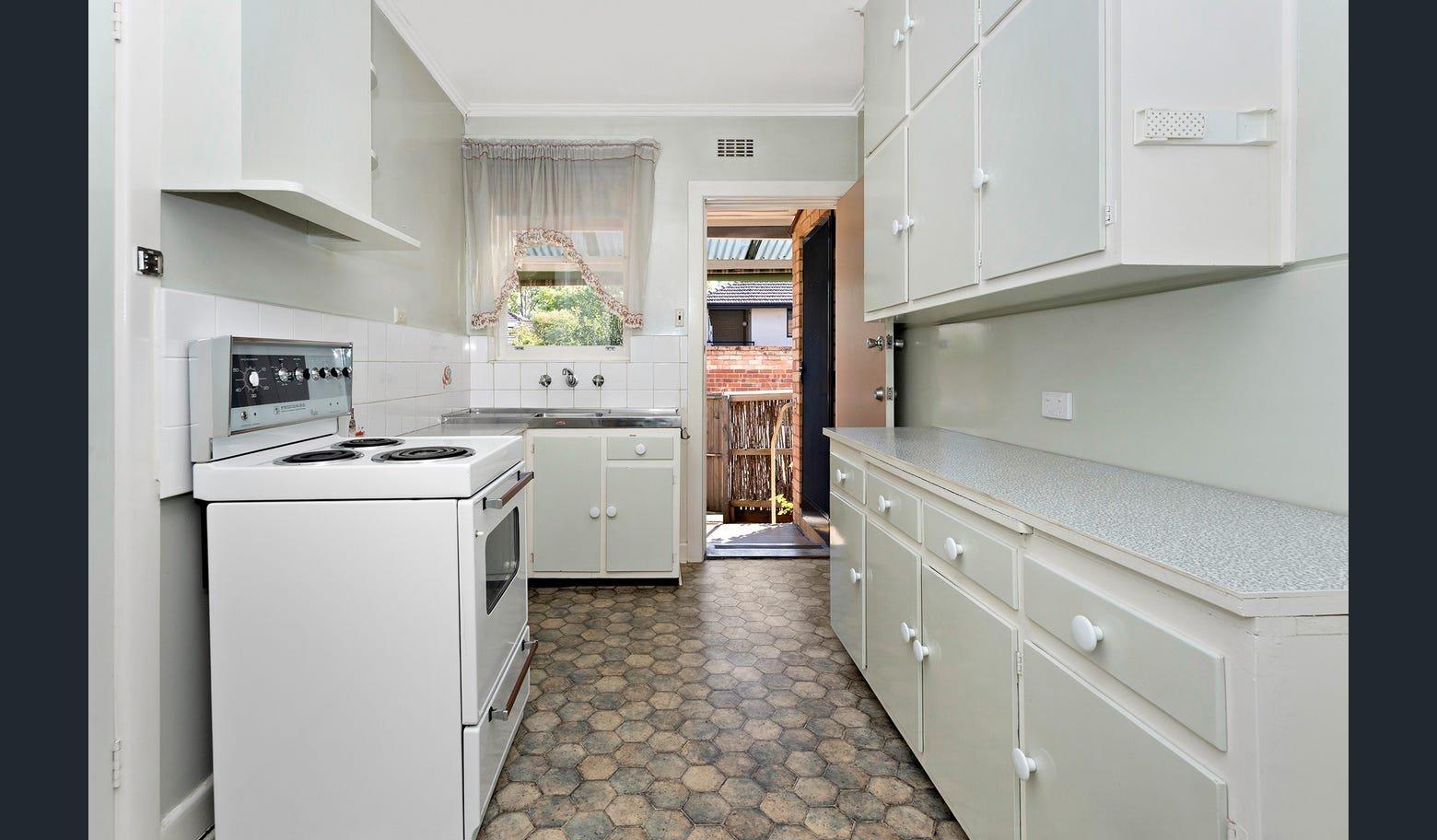 5/3 Stonehaven Court, Toorak, Vic