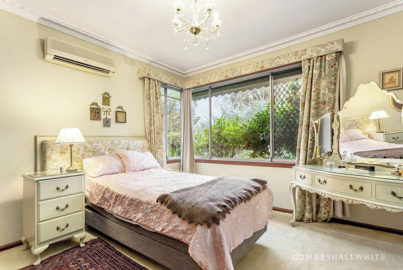 56 Swayfield Road, Mount Waverley, 3149