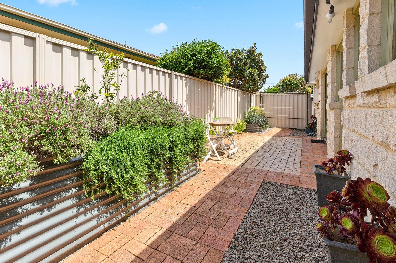 5/8-10 Clarkestown Avenue, Mount Eliza, 3930