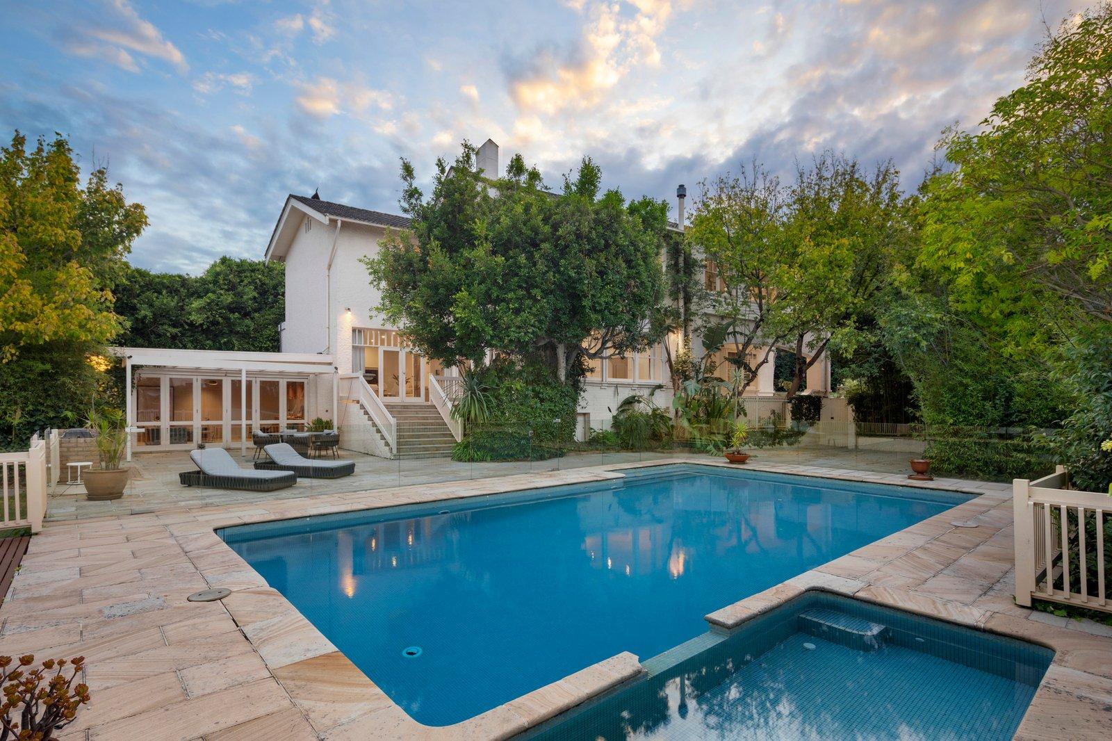 6 Macquarie Road, Toorak, 3142