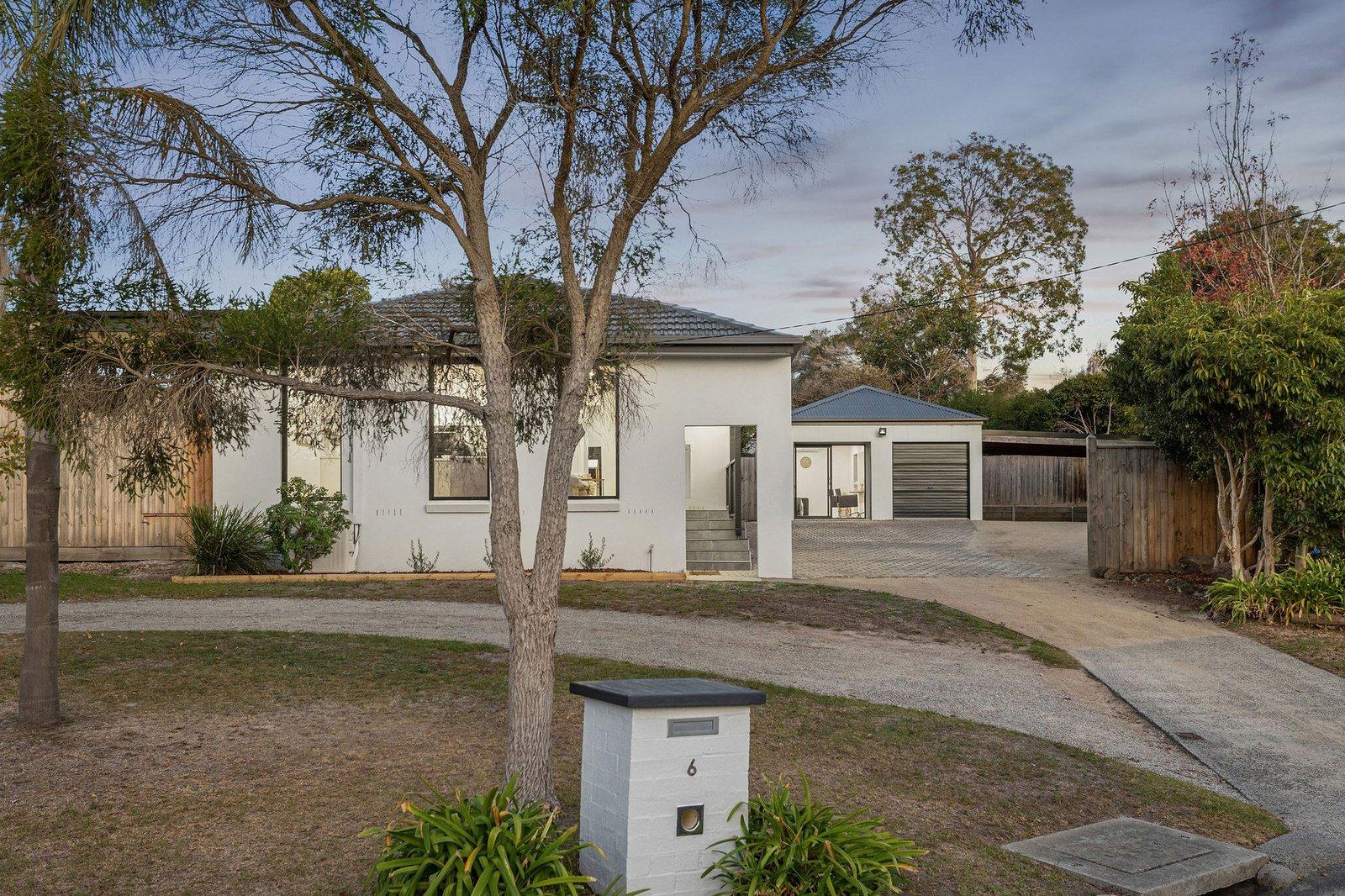 6 Pembroke Drive, Somerville, 3912