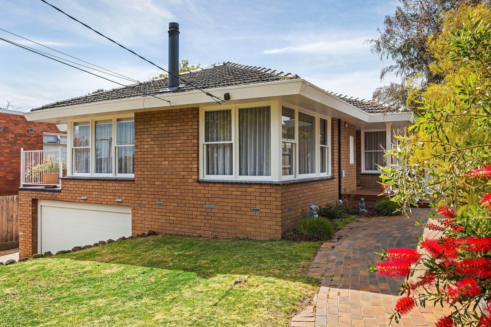 6 Pericoe Street, Frankston, 3199