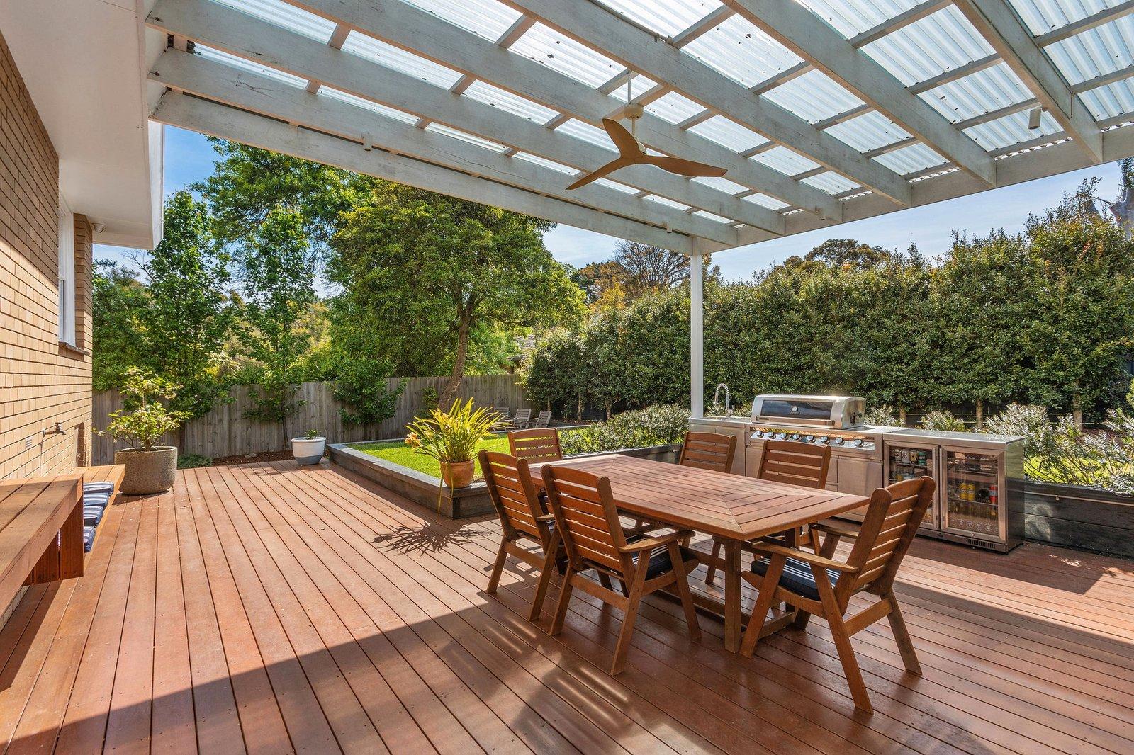 6 Pericoe Street, Frankston, 3199